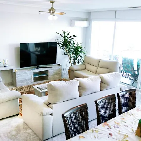 Sea View Downtown Comfort