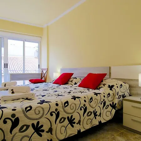 Sea View Downtown Comfort * لقنت
