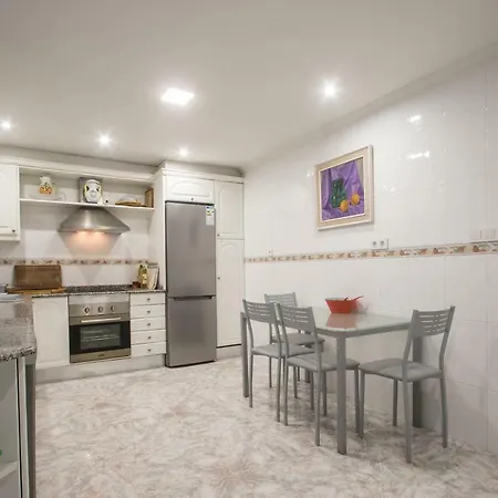 Sea View Downtown Comfort