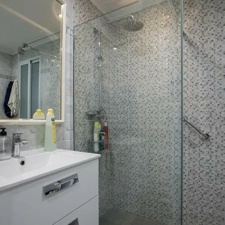 Sea View Downtown Comfort Lägenhet *