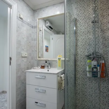 Sea View Downtown Comfort Lägenhet *