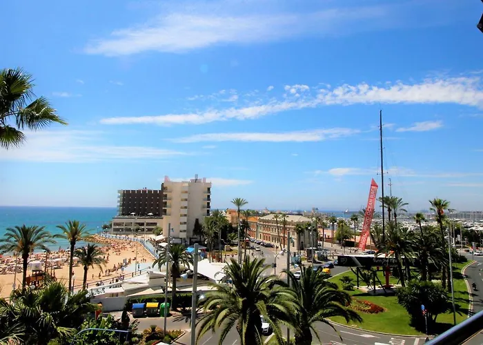Sea View Downtown Comfort
